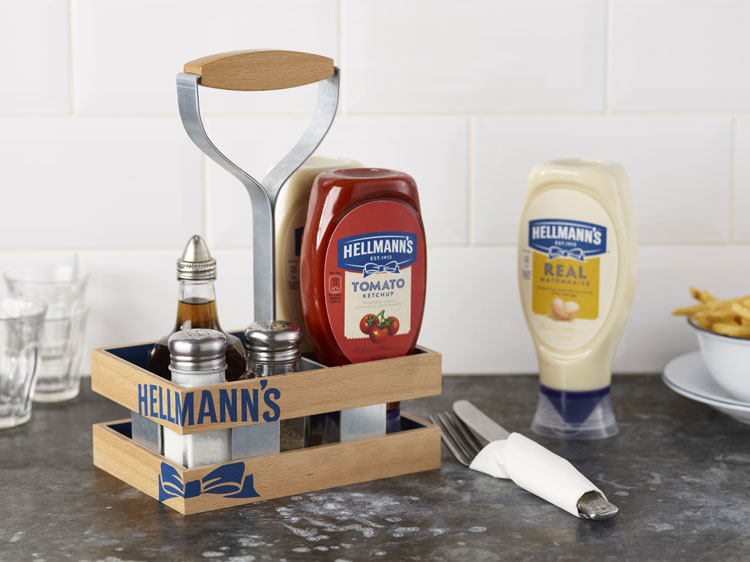 Hellmann 的品牌包裝設計,藍絲帶標志,手繪字體