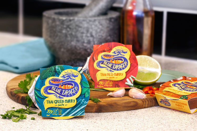 東亞食品品牌藍龍(Blue Dragon)視覺識別和包裝設(shè)計